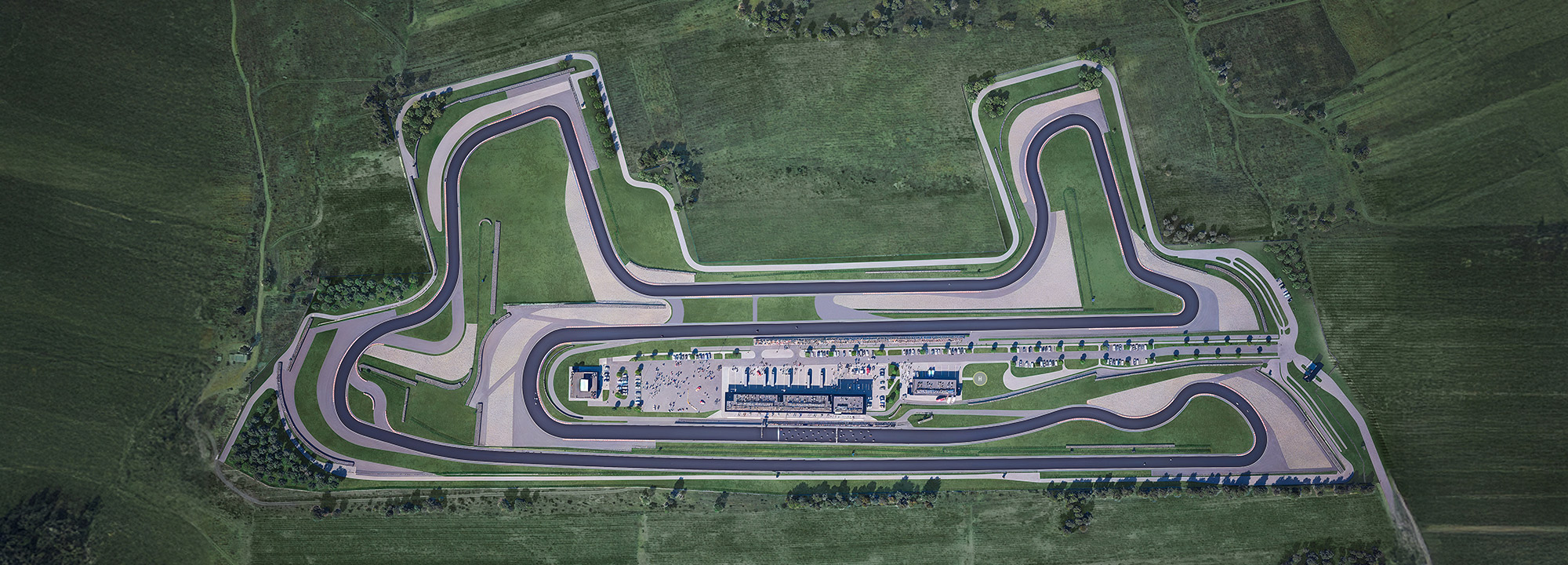 A1 Motor Park край Самоков – спортен комплекс, проектиран от ИПА Архитекти