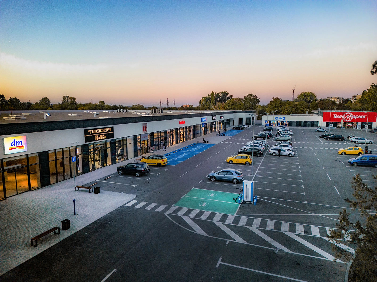 Vidin Plaza Retail Park in Vidin, overall view of the retail units and parking area