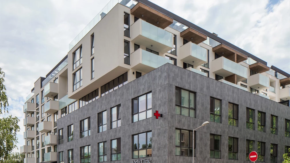 Adella Residence в София с жилищна и медицинска част на комплекса