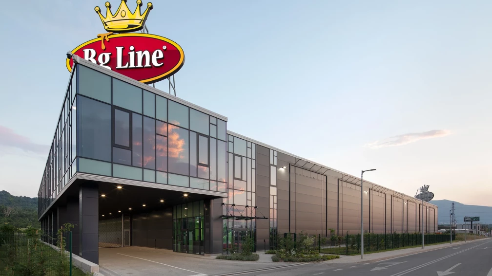 Логистична база BG Line в София с остъклена административна част и складов корпус
