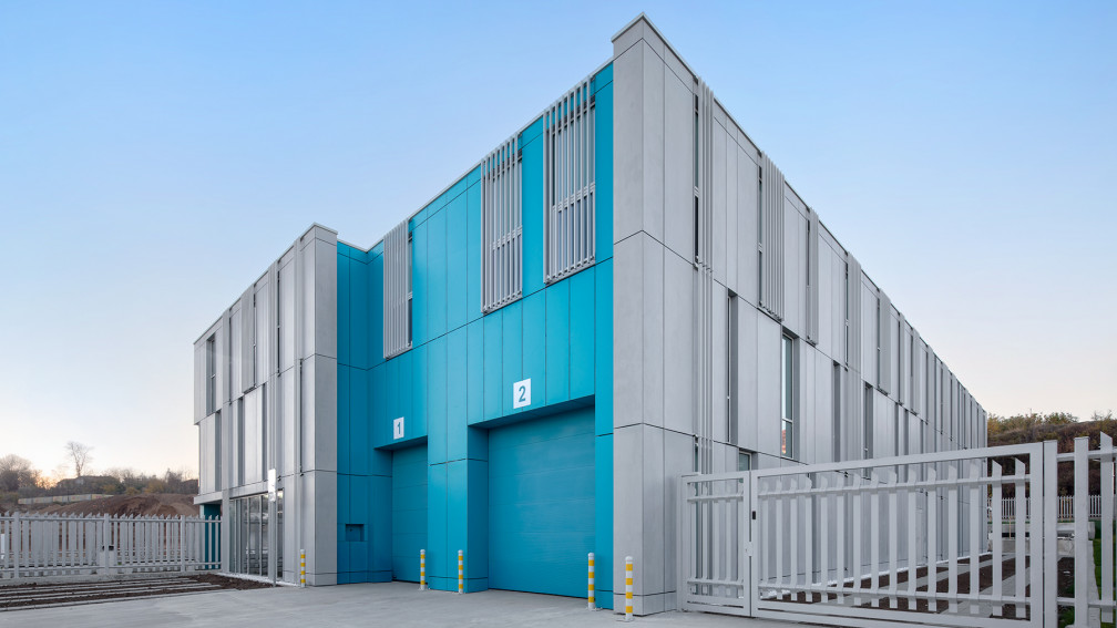 IPA architects cash services company administrative building