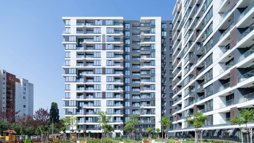 Park View Residence в София, общ изглед към високите жилищни секции и вътрешния двор
