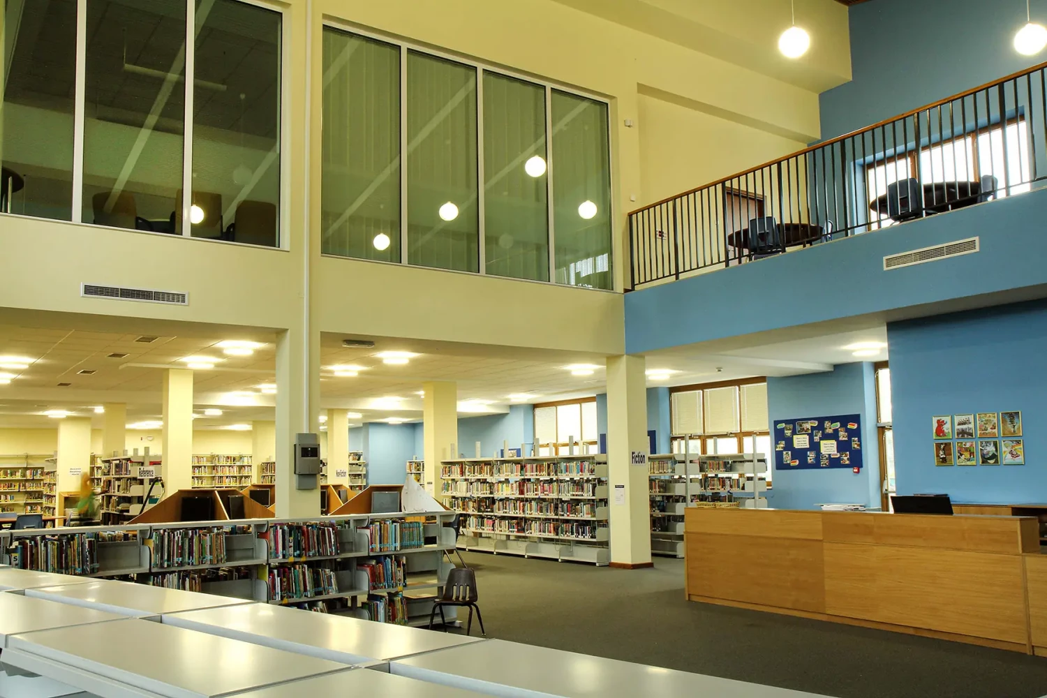 Architectural composition of the Anglo-American School by IPA - Architecture and more