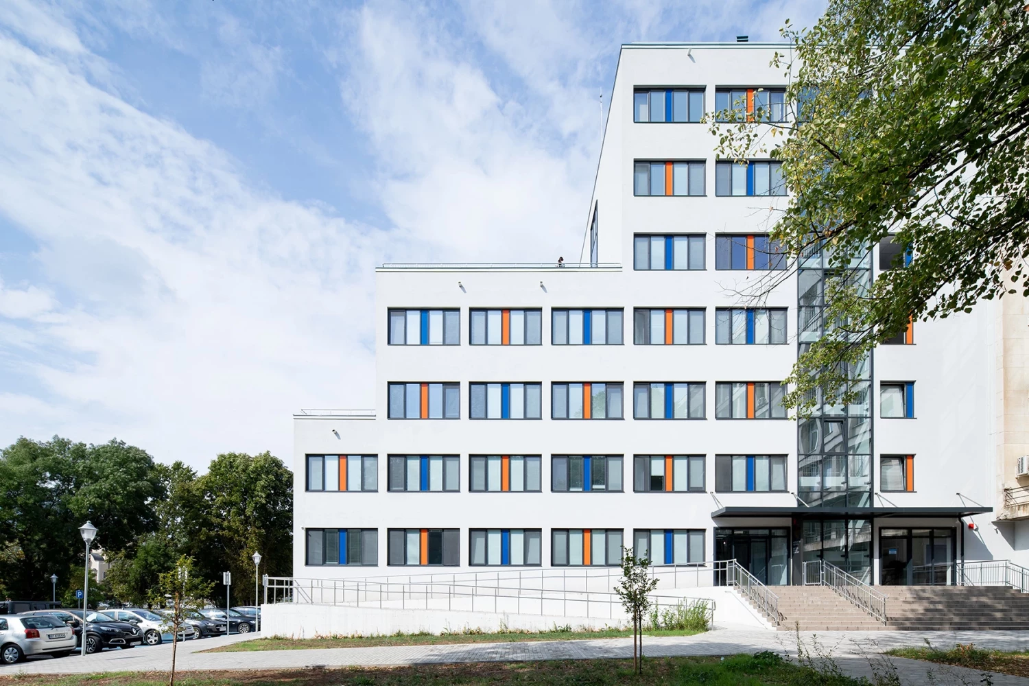 Facade of the new wing of Dr. Stefan Cherkezov Hospital in Veliko Tarnovo