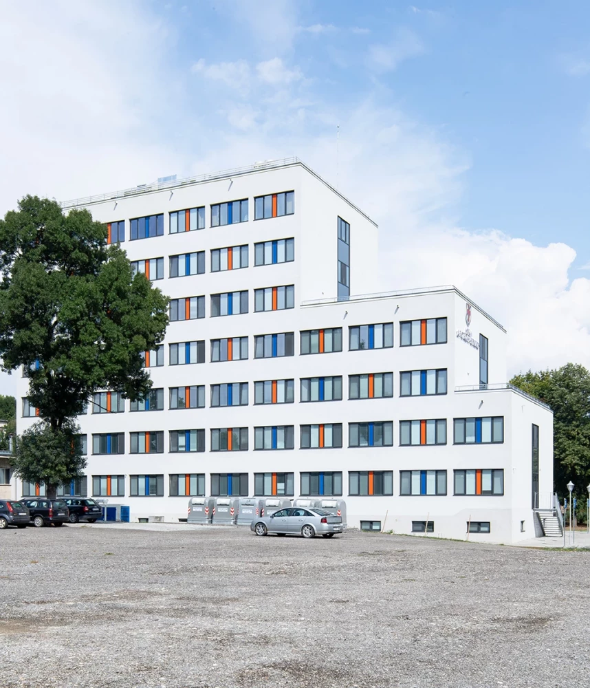Stepped facade of the new wing of Dr. Stefan Cherkezov Hospital