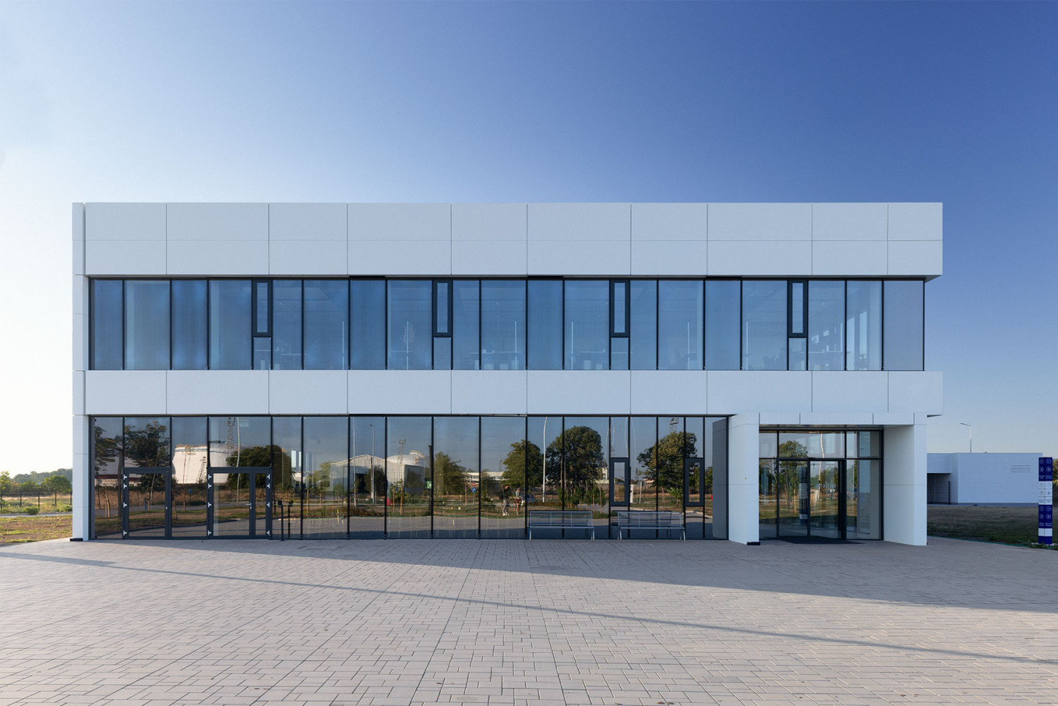 Производствена база Интуитив в Първомай ИПА Архитекти София