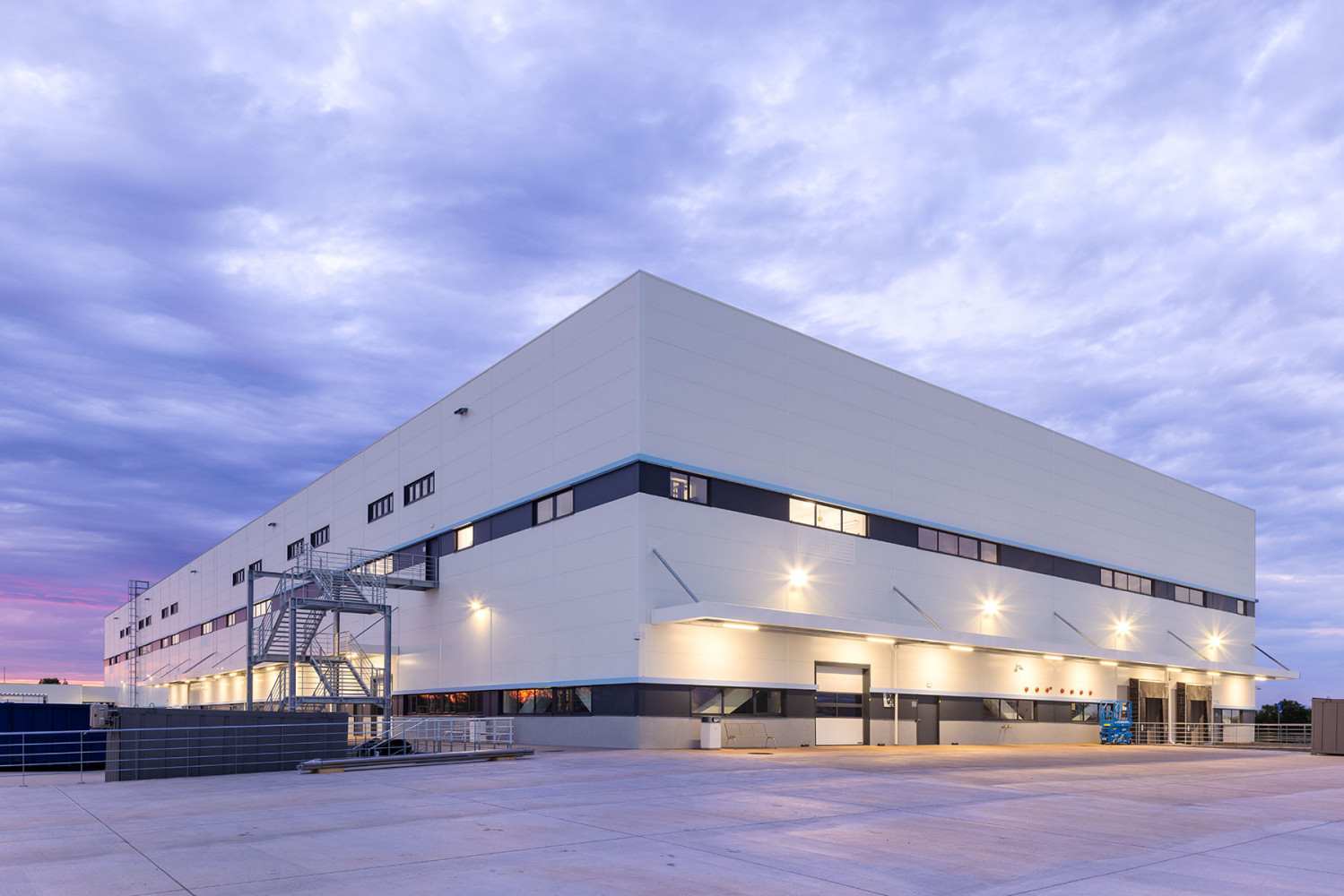 Производствена база Интуитив в Първомай ИПА Архитекти София