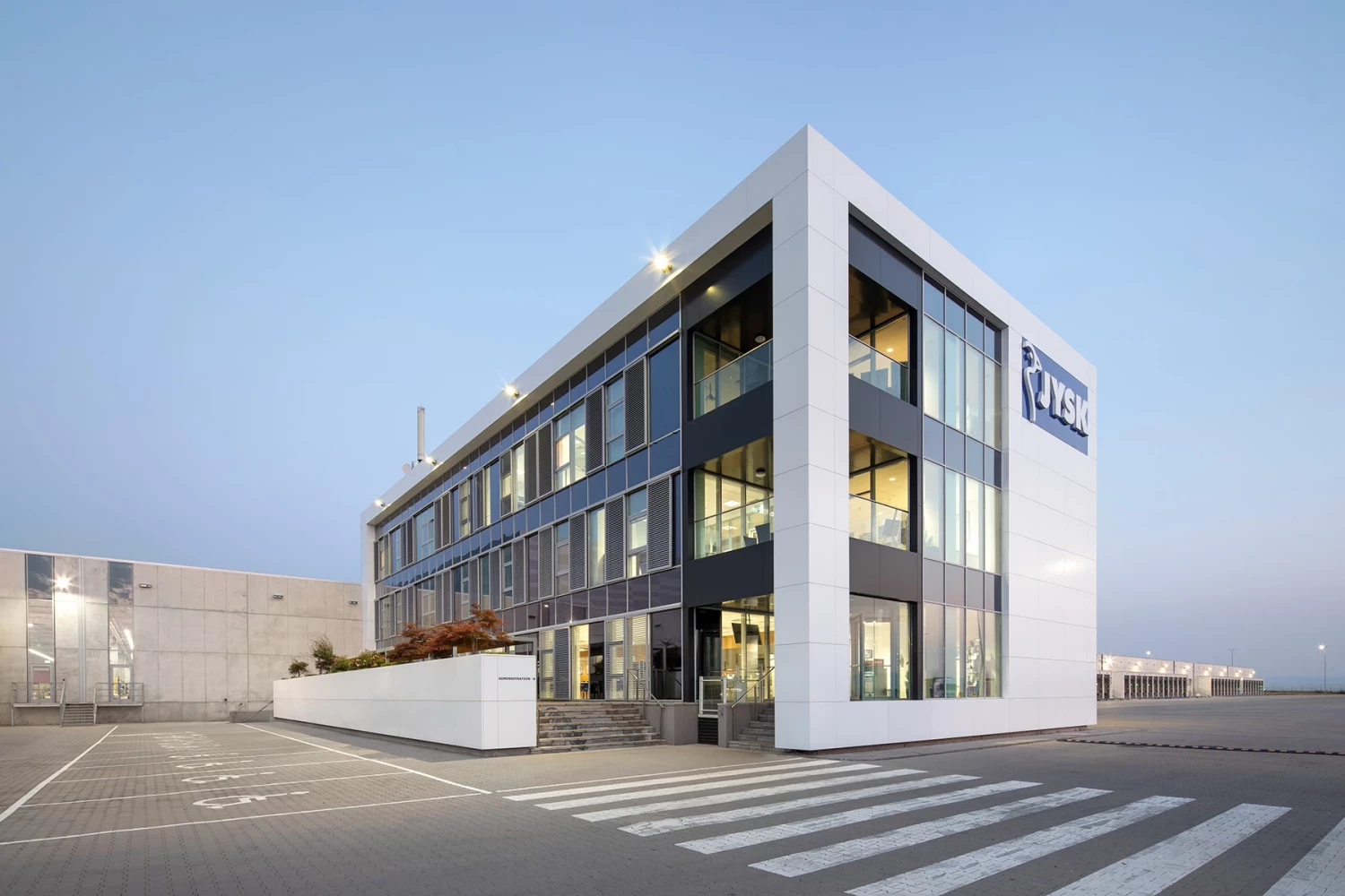 Administrative building at the JYSK Logistics Base with a glazed facade