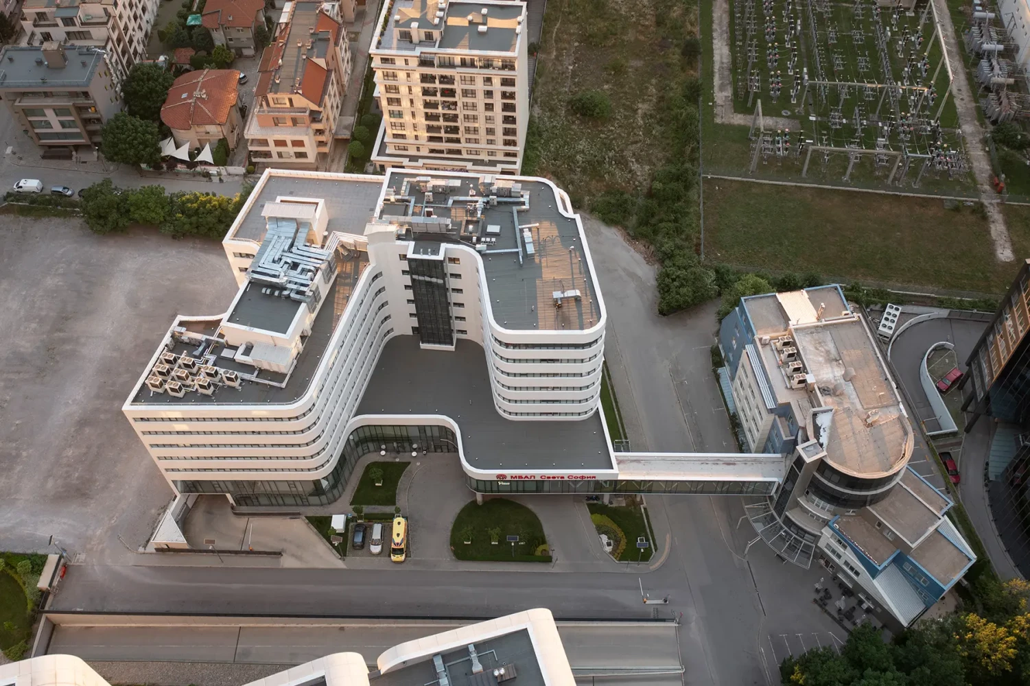 Bird's-eye view of the St. Sofia General Hospital complex and its internal outdoor spaces