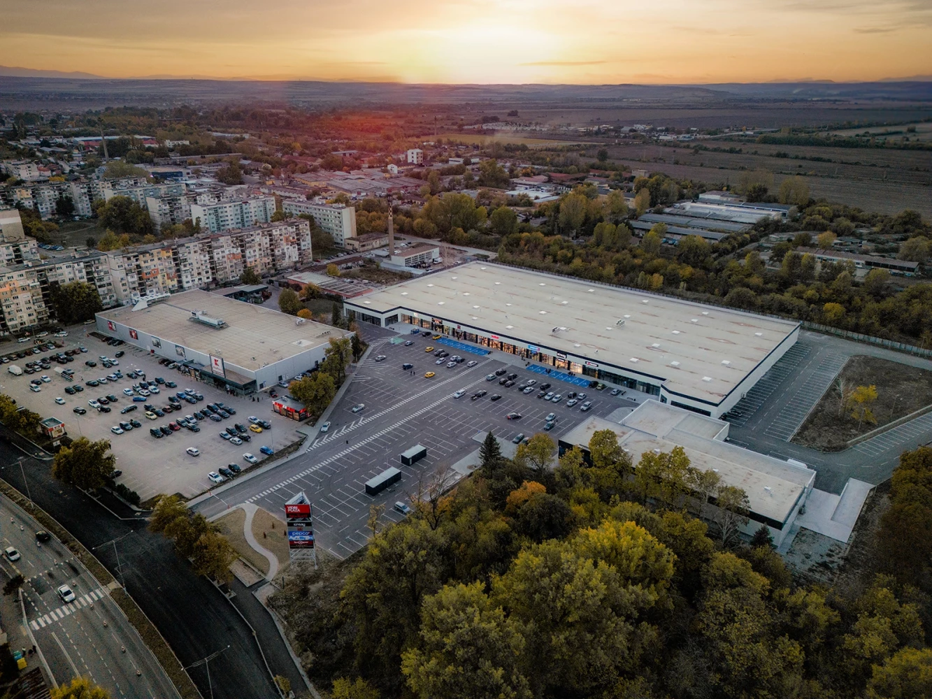 Aerial view of Vidin Plaza Retail Park within the urban context of Vidin by IPA - Architecture and more