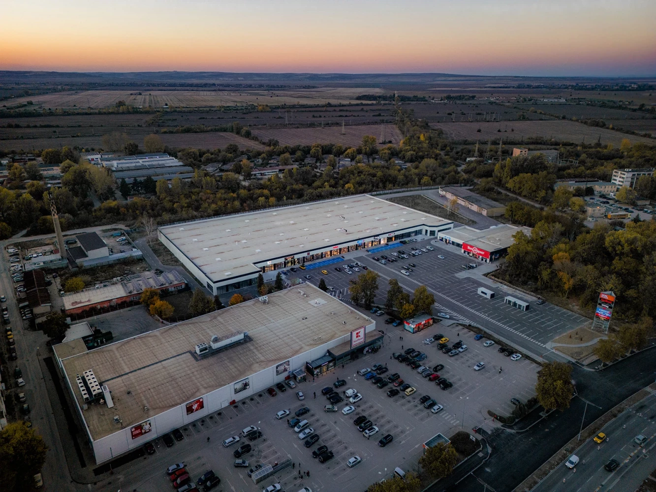 Panoramic aerial view of Vidin Plaza Retail Park and its surrounding urban context