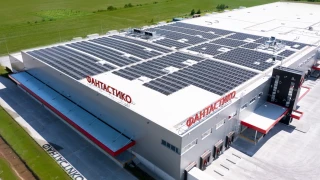 Rooftop photovoltaic panels at the FANTASTICO Logistics Center near Elin Pelin