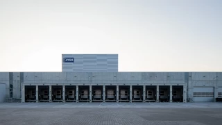 Товаро-разтоварни рампи на логистичната база JYSK в Божурище