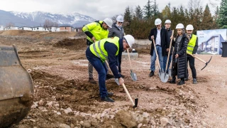 Първа копка за новия етап на River Park с участници на строителната площадка