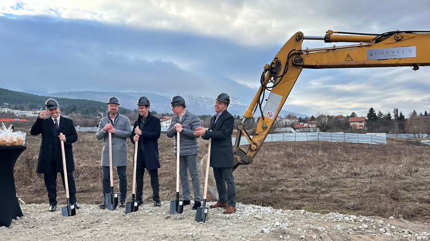 Grounbreaking Ceremony dor Gravity Homes & Living