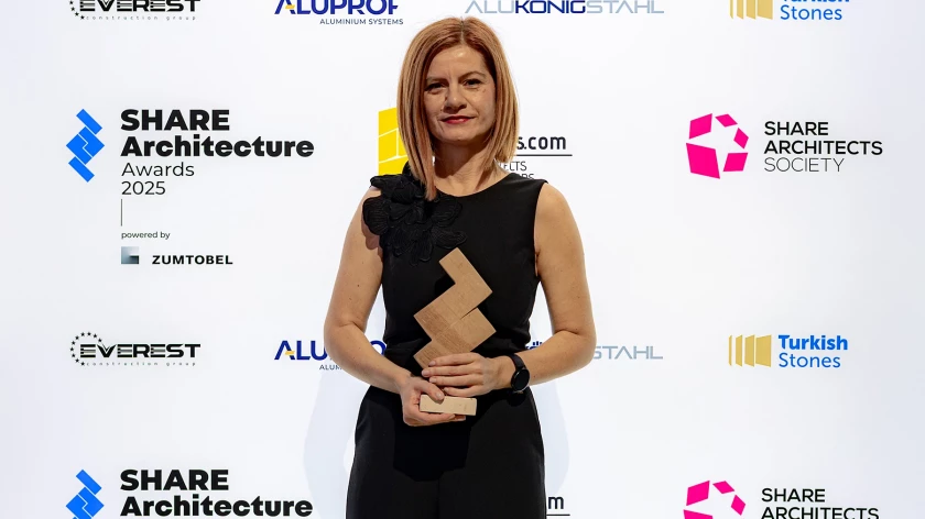 Представител на ИПА Архитекти с наградата за Bosch Living Lab на SHARE Architecture Awards 2025